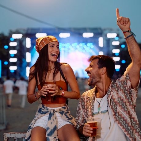 Look festival de verão: ideias de outfit para homem e mulher